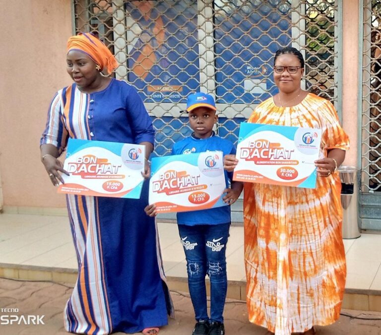 Amicale des femmes de Moov Africa : Des vivres pour soutenir les familles des collègues  décédés