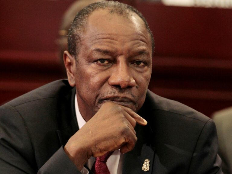 Guinée : l’ancien président Alpha Condé et plusieurs anciens dignitaires visés par des poursuites judiciaires