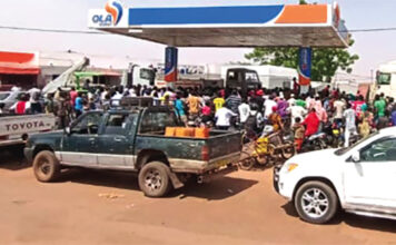 Pénurie de carburant à Dori : ruée vers les stations d’essence