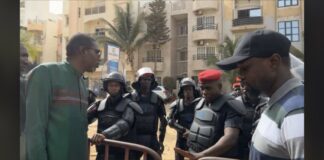 Sénégal : la police autour du domicile de l’opposant Ousmane Sonko alors que l’opposant appelle à manifester cet après-midi à Dakar