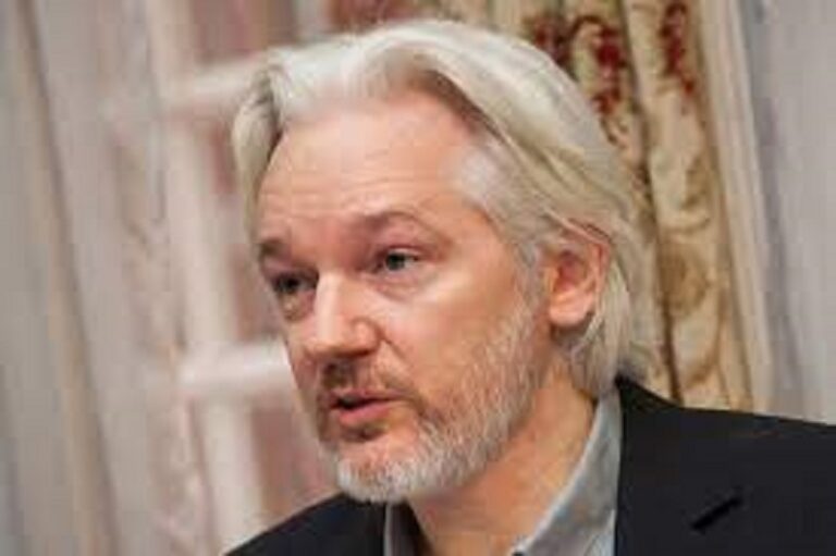 Justice : le gouvernement britannique va extrader le fondateur de WikiLeaks, Julian Assange, vers les États-Unis où il risque 175 ans de prison