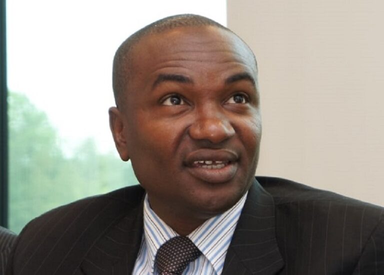Affaire diffamation : l’ancien président de la FBF le colonel-major Sita Sangaré gagne son procès contre le consultant sportif Issoufou DEM