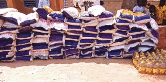 Attaque de Seytenga : le président du Faso offre des vivres aux déplacés