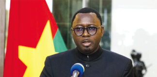 Piste d’atterrissage clandestine au Burkina : le COTN poursuit ses enquêtes, selon le ministre Lionel Bilgo