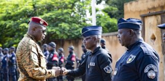 Lutte contre le terrorisme : le Président du Faso encourage les unités d’intervention de la police nationale