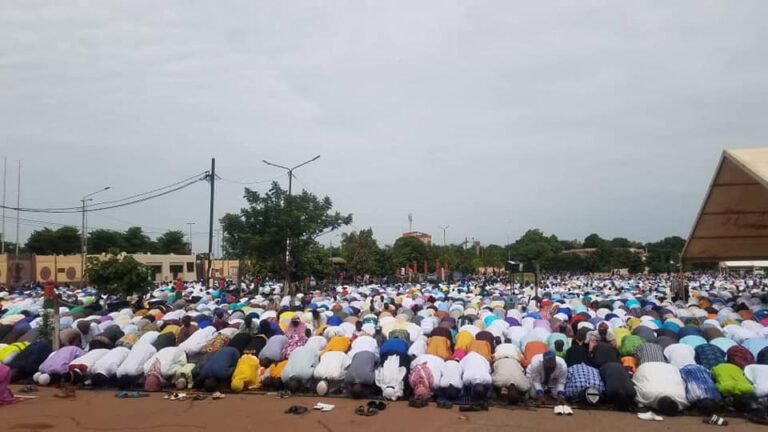 Fête de l’Aïd El Kebir : Les fidèles musulmans ont prié pour le retour de la paix