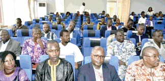 Education: le gouvernement se penche sur la formation à distance