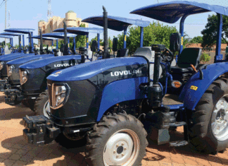 Mécanisation agricole : 92 sociétés coopératives reçoivent des tracteurs