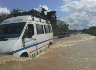 Route nationale n°1 : une rivière sort de son lit et perturbe le trafic