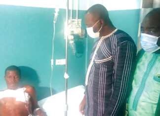 Attaque du convoi minier de Boungou : le gouvernement rend visite aux blessés