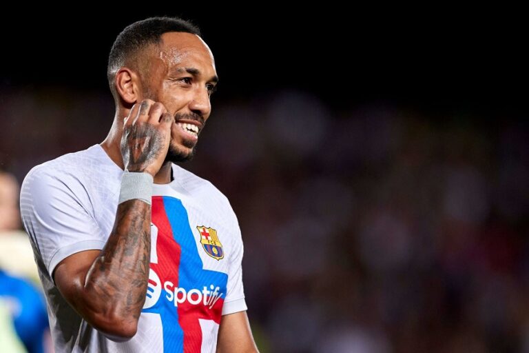 Football: Violemment agressé chez lui, le joueur de FC Barcelone Pierre-Emerick Aubameyang a la mâchoire fracturée  