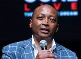 CAF : Le président Patrice Motsepe au Gabon pour le Championnat panafricain scolaire