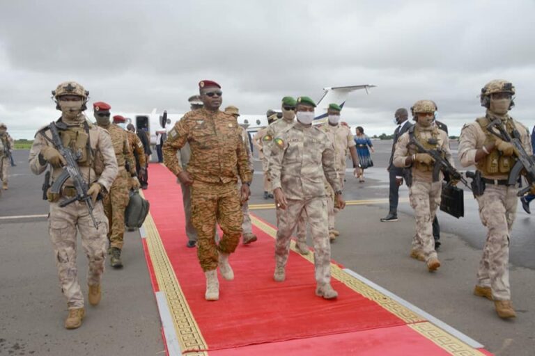 Coopération Burkina Faso-Mali: le président Damiba est arrivé à Bamako