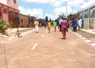 Commune de Ouagadougou : un opérateur économique offre une voie bitumée aux populations
