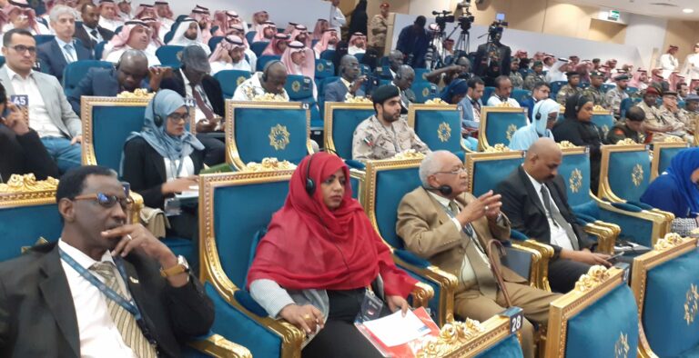 Lutte contre le terrorisme : le symposium de Riyadh interroge le rôle des médias