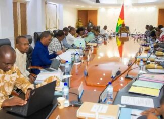 Projet de Budget 2023 : 3 200 milliards essentiellement orientés vers la sécurité et l’humanitaire, selon le ministre en charge des Finances, Aboubacar Nacanabo