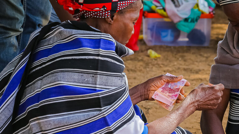 Prise en charge des personnes déplacées internes au Sahel : Le gouverneur demande l’arrêt de toutes les modalités de distribution du cash
