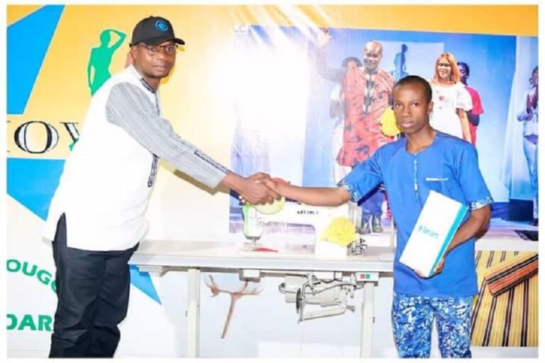 FITMOV 2022 : Hamidou Diallo remporte le concours Jeune styliste