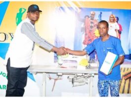 FITMOV 2022 : Hamidou Diallo remporte le concours Jeune styliste