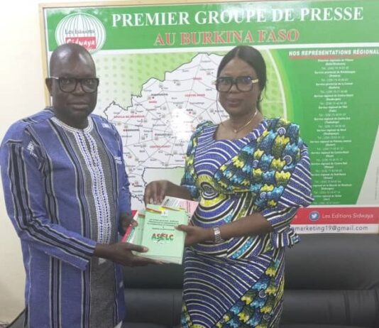 Les Editions Sidwaya : Le contrôleur général d’Etat Philippe Néri Kouthon Nion, a rendu visite à la maison commune