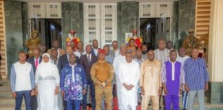 Contribution à l’effort de guerre : le président de la Transition échange avec les partenaires sociaux