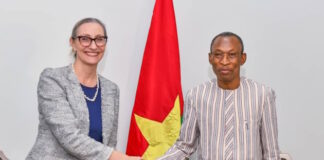 Diplomatie : « Les occidentaux doivent comprendre que l’occident est la cible ultime de l’hydre terroriste », prévient le Premier ministre burkinabè