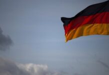 Allemagne : la police déjoue une attaque armée contre le Parlement