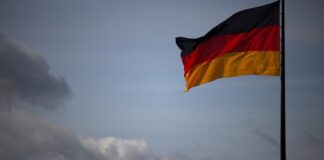 Allemagne : la police déjoue une attaque armée contre le Parlement