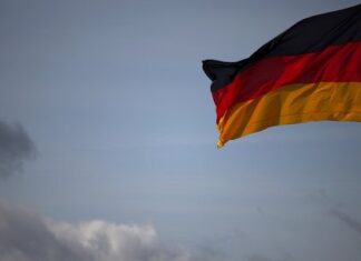 Allemagne : la police déjoue une attaque armée contre le Parlement