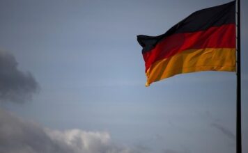 Allemagne : la police déjoue une attaque armée contre le Parlement