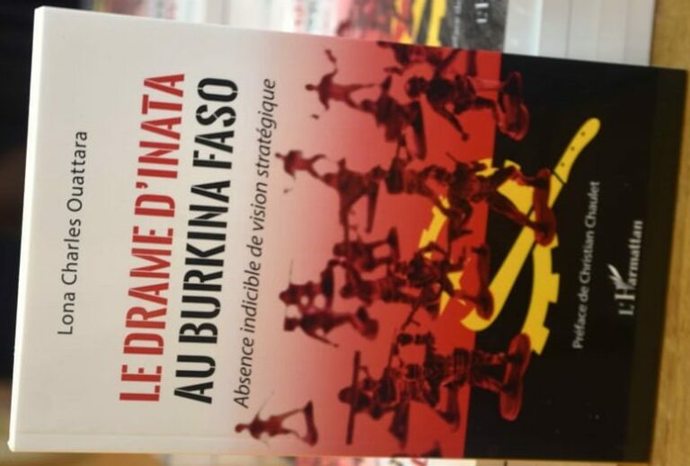 Drame d&rsquo;Inata : Lona Charles Ouattara analyse les difficultés d&rsquo;une « armée inadaptée » dans un nouvel essai