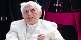 Vatican : Le pape François prie pour l’ex-souverain pontife Benoît XVI « gravement malade »