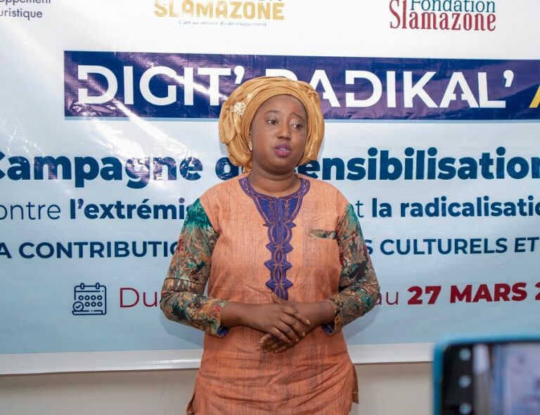Extrémisme violent et radicalisation : Malika la Slameuse et son association Slamazone sensibilisent les jeunes à travers les réseaux sociaux  