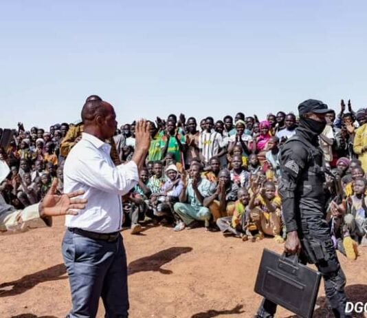 Lutte contre le terrorisme : le président de l’Assemblée législative de Transition encourage les éléments du détachement mixte et les VDP de Arbinda.