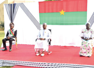 Assemblée législative de Transition : le personnel souhaite « bonne année » au Président Bougouma