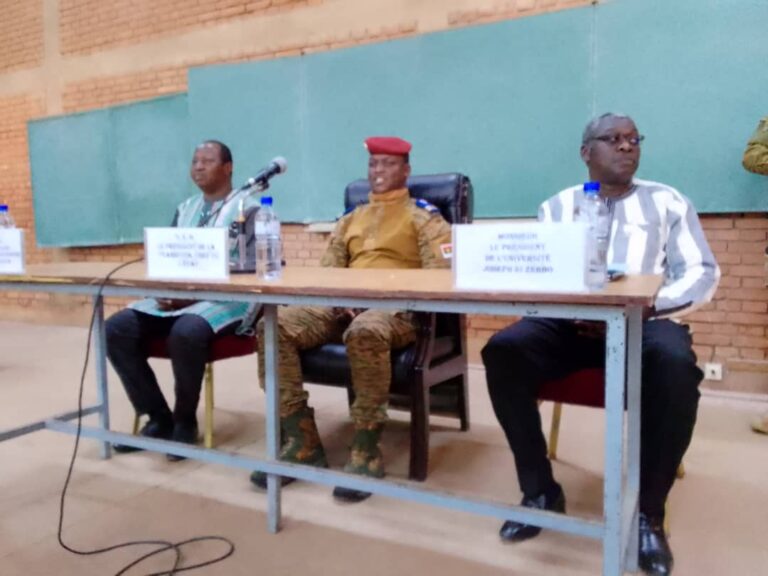 Capitaine Ibrahim Traoré face aux étudiants : « Le combat pour la souveraineté est engagé »