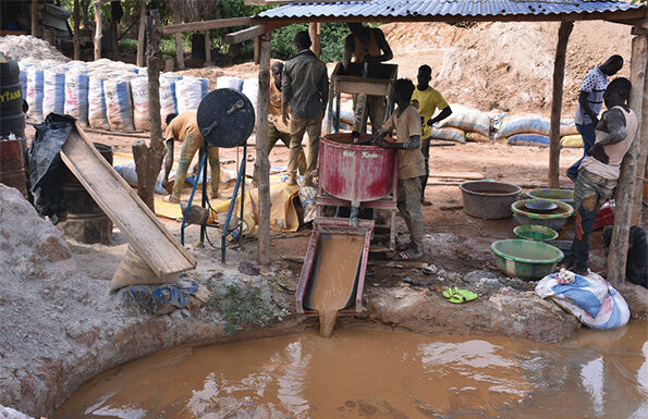 Boucle du Mouhoun : Le gouverneur ferme des sites d’orpaillage artisanal et suspend le transport de vivres et de bétail