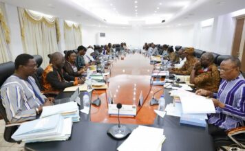 Marchés publics : le gouvernement décide d’alléger les contrôles à priori