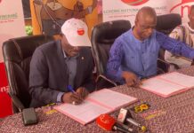 Burkina : La LONAB remet un chèque de 50 millions de FCFA pour la 28e édition du FESPACO