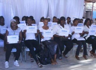 Cinéma : 25 filles formées au métier de costumière