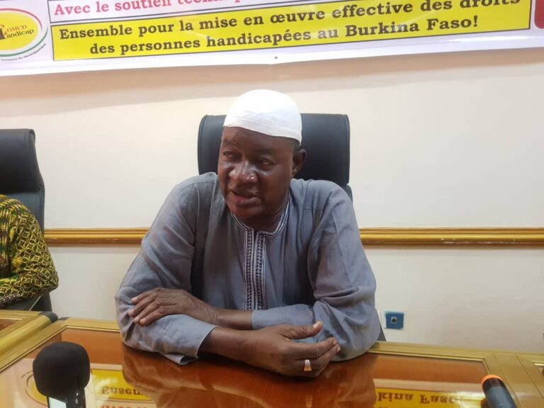 Inclusion sociale des personnes handicapées : Des structures faitières dénoncent la non application de leurs droits au Burkina  