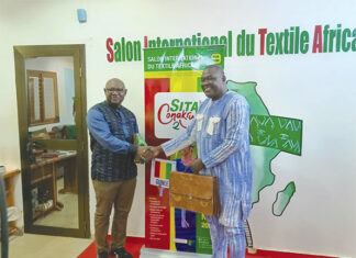Promotion du textile africain : le ministre guinéen de la Culture découvre le siège du SITA