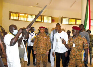 FESPACO 2023 : le ministre Jean Emmanuel Ouédraogo au musée de l’armée