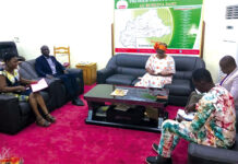 Nous a rendu visite : le DG de la Chambre des métiers, Seydou Tou, prend langue avec Sidwaya