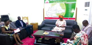 Nous a rendu visite : le DG de la Chambre des métiers, Seydou Tou, prend langue avec Sidwaya