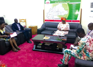 Nous a rendu visite : le DG de la Chambre des métiers, Seydou Tou, prend langue avec Sidwaya