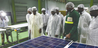 Fabrication de panneaux solaires : le ministre Simon Pierre Boussim visite Faso Energy
