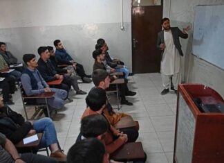 Afghanistan : Les hommes de retour à l’université, sans les femmes