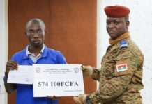 Effort de guerre : Les élèves du lycée technique national Aboubacar-Sangoulé-Lamizana contribuent pour plus de 500 mille FCFA