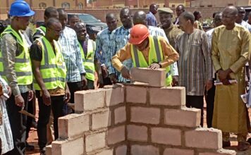 SNC 2023 : Le Premier ministre pose la première pierre de la cité des artistes